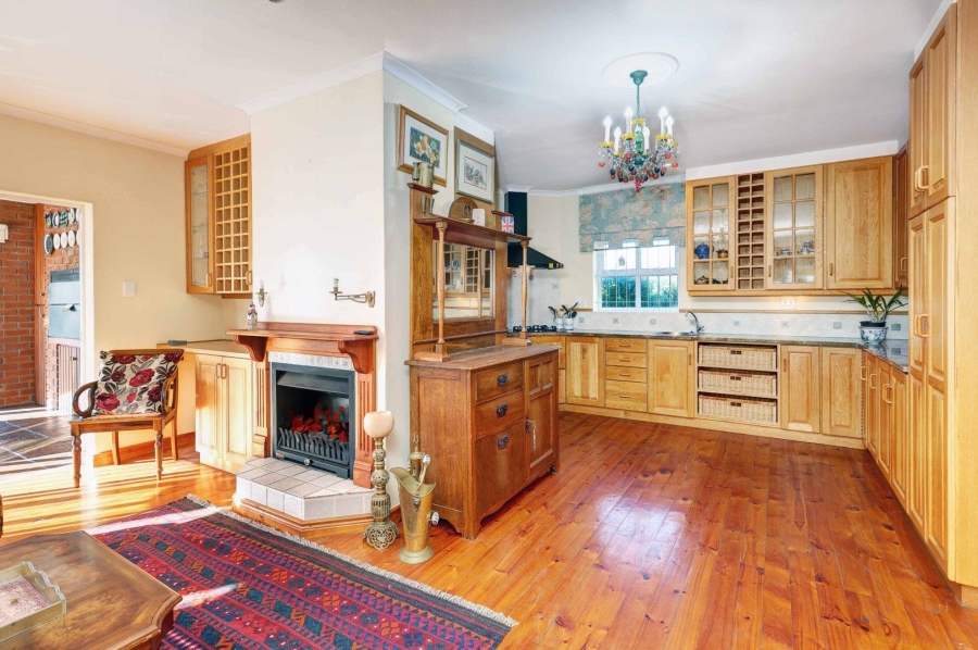 4 Bedroom Property for Sale in Van Riebeeckshof Western Cape
